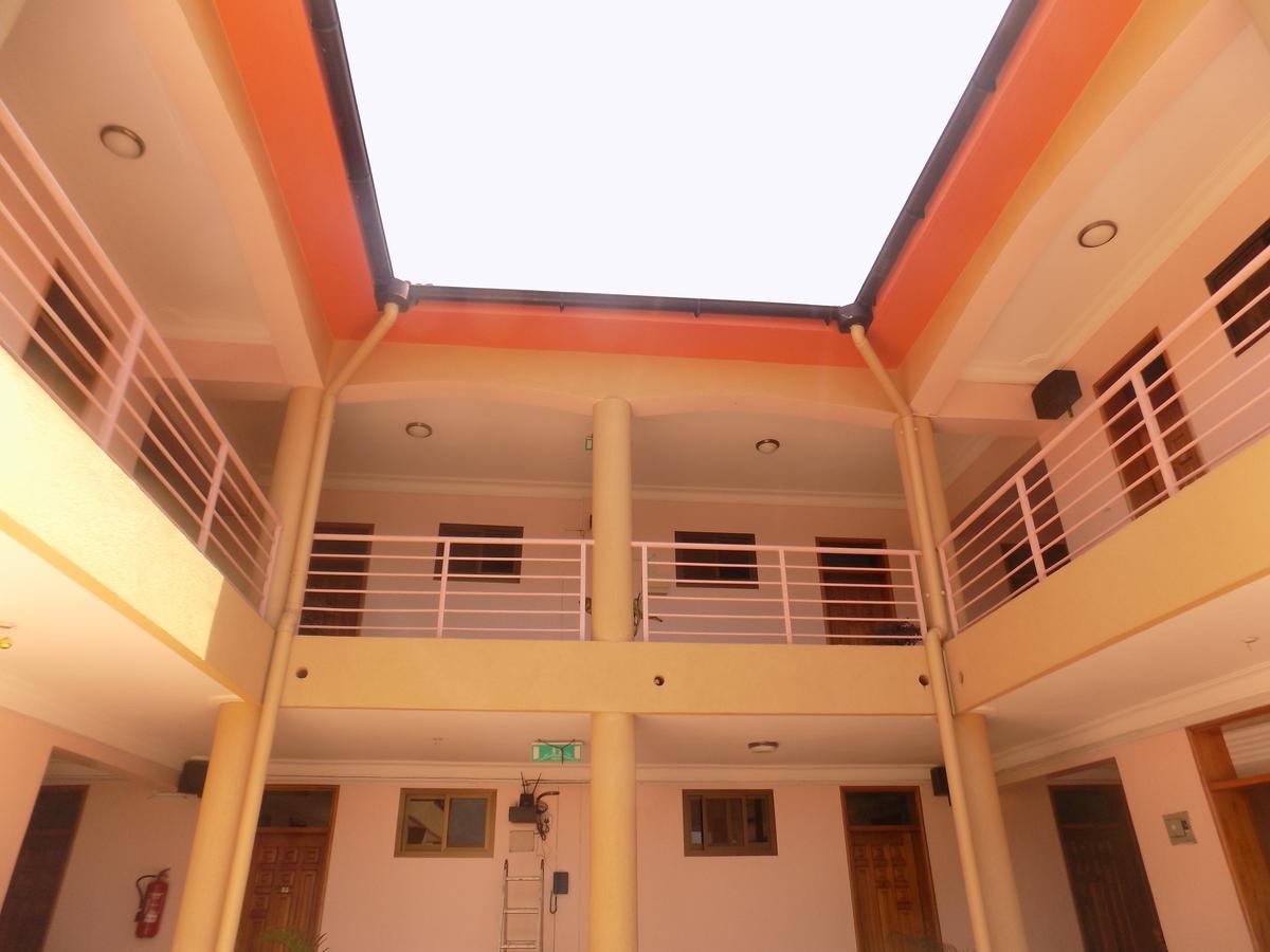 Entebbe Traveller'S Hotel Exterior photo