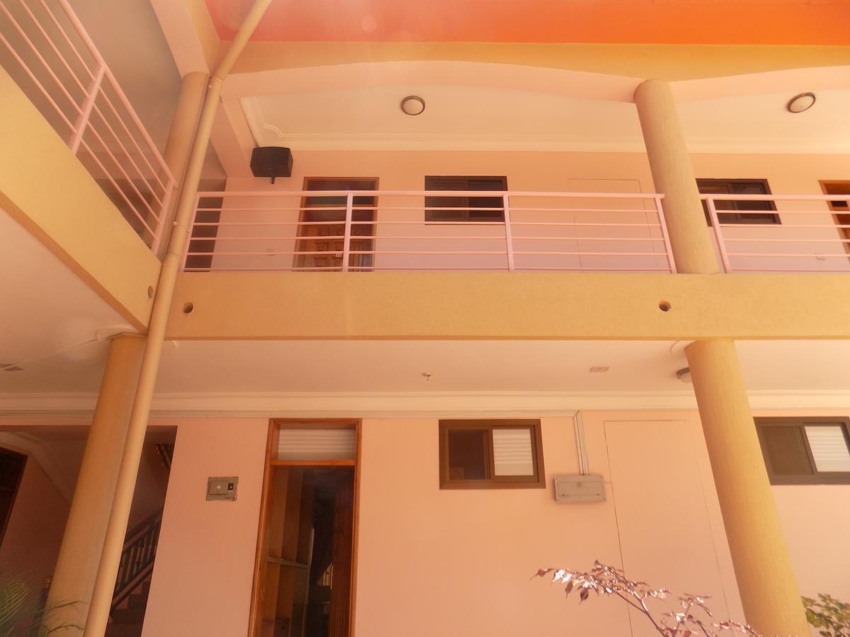 Entebbe Traveller'S Hotel Exterior photo